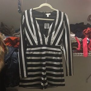 NWT silence + noise long sleeve romper